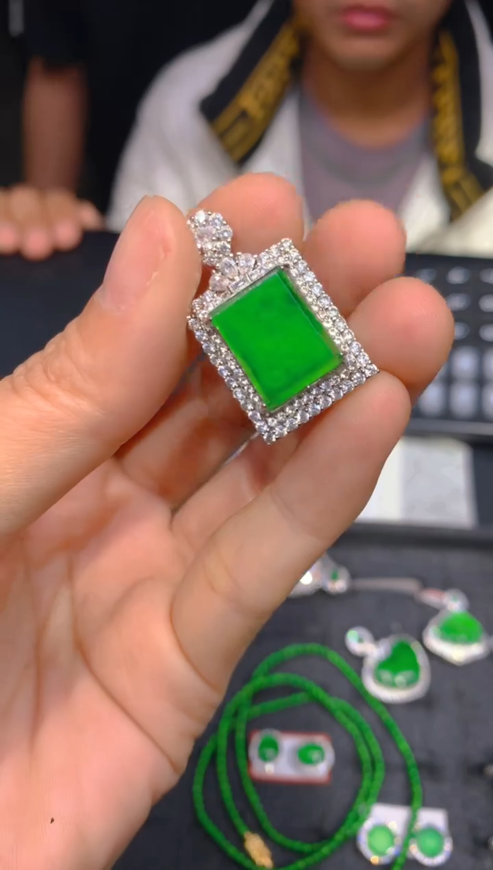 【闪购商品】定制翡翠未镶嵌89多样性发货（发其一）