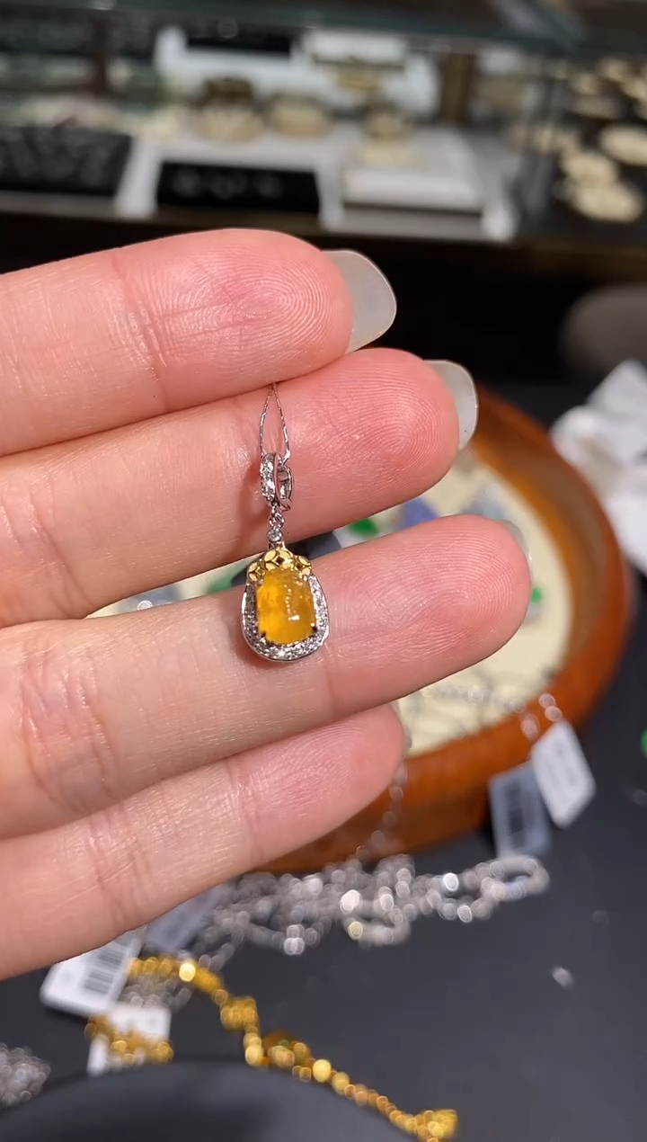 【闪购商品】翡翠吊坠(不含链)18K金镶嵌吊坠