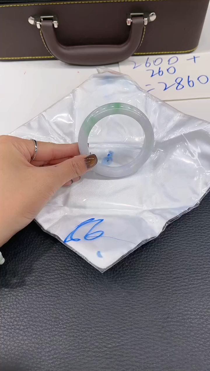 【闪购商品】翡翠手镯未镶嵌手镯