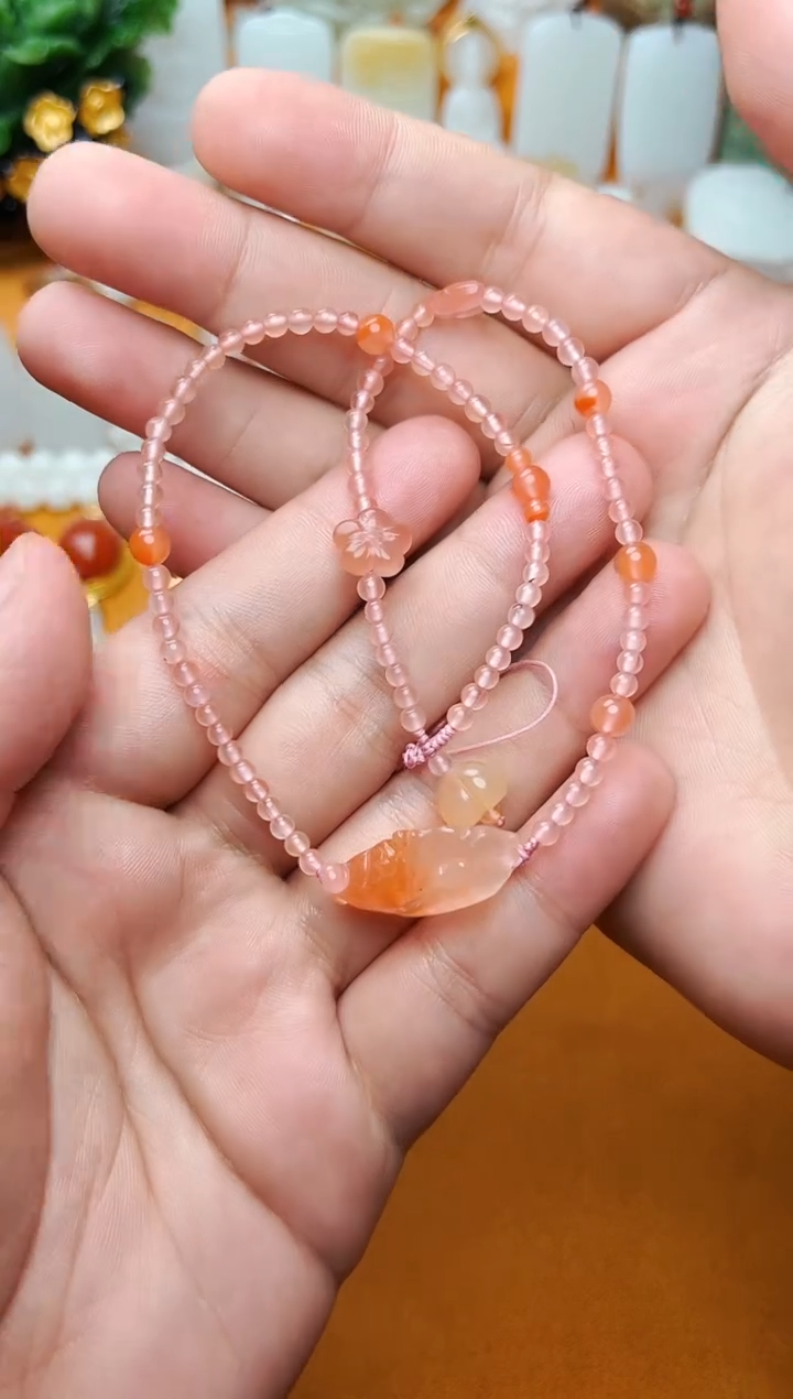 【闪购商品】南红玛瑙颈饰未镶嵌金鱼