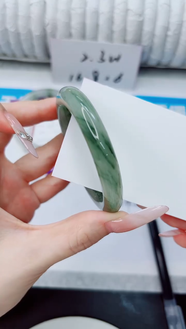 石英质玉手镯未镶嵌234/52.6