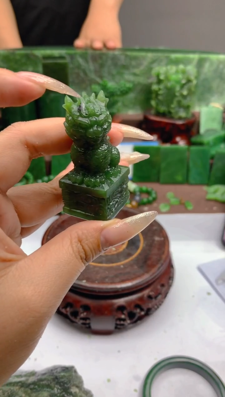 和田玉（碧玉）未镶嵌摆件1