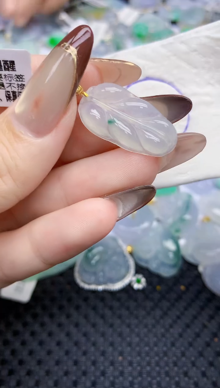 颈饰18K金镶嵌翡翠55   天然翡翠A货  百元以上9米证书费自理