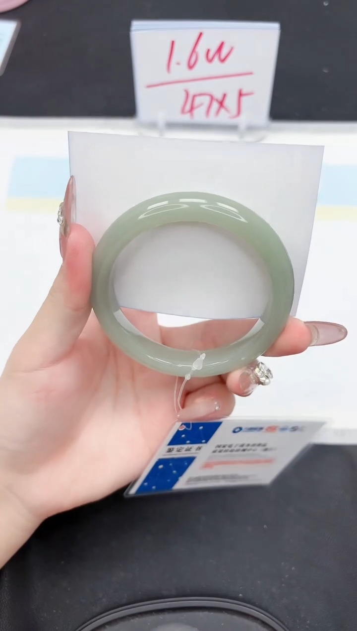 【闪购商品】石英质玉手镯未镶嵌232-60