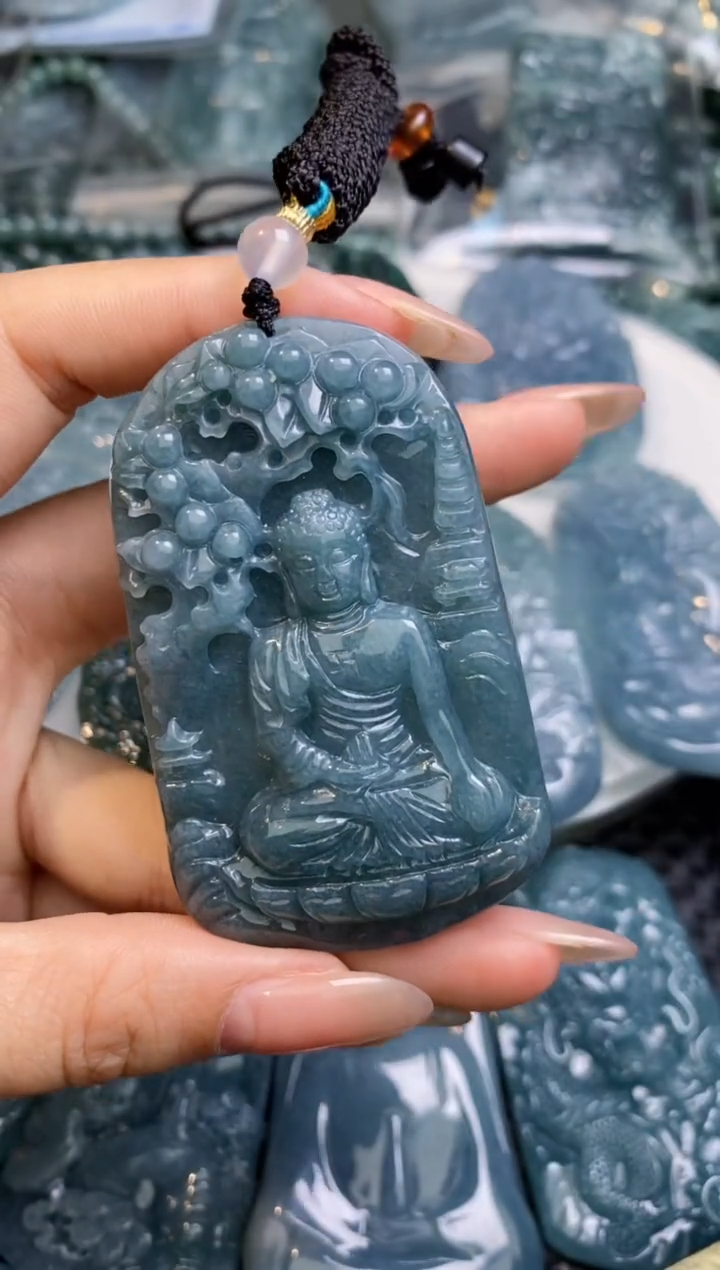 【闪购商品】翡翠颈饰未镶嵌              