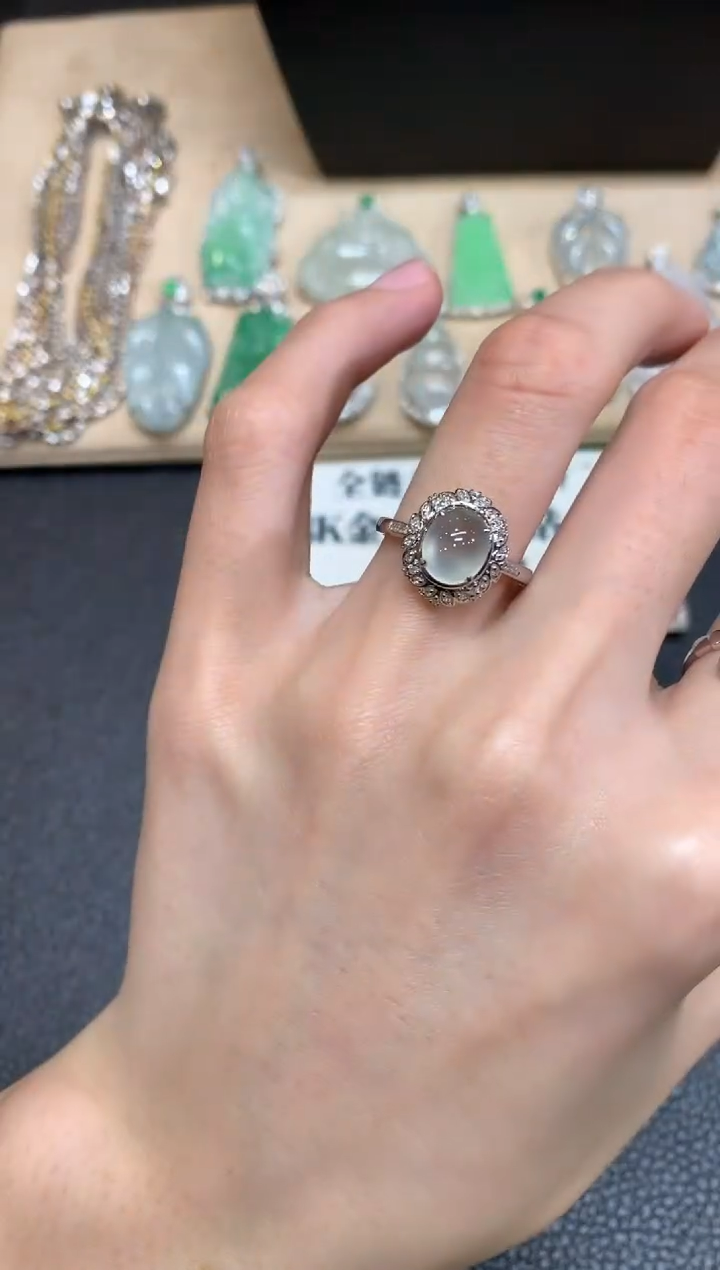 【闪购商品】翡翠戒指18K金镶嵌蛋面【无服务费】