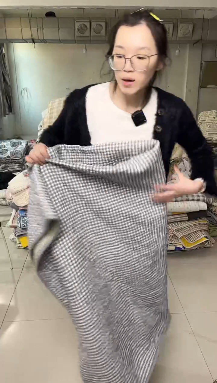 棉135*200灰白格子