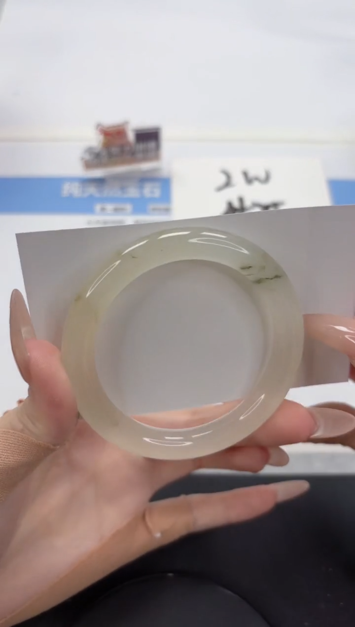 【闪购商品】石英质玉手镯未镶嵌A361-56