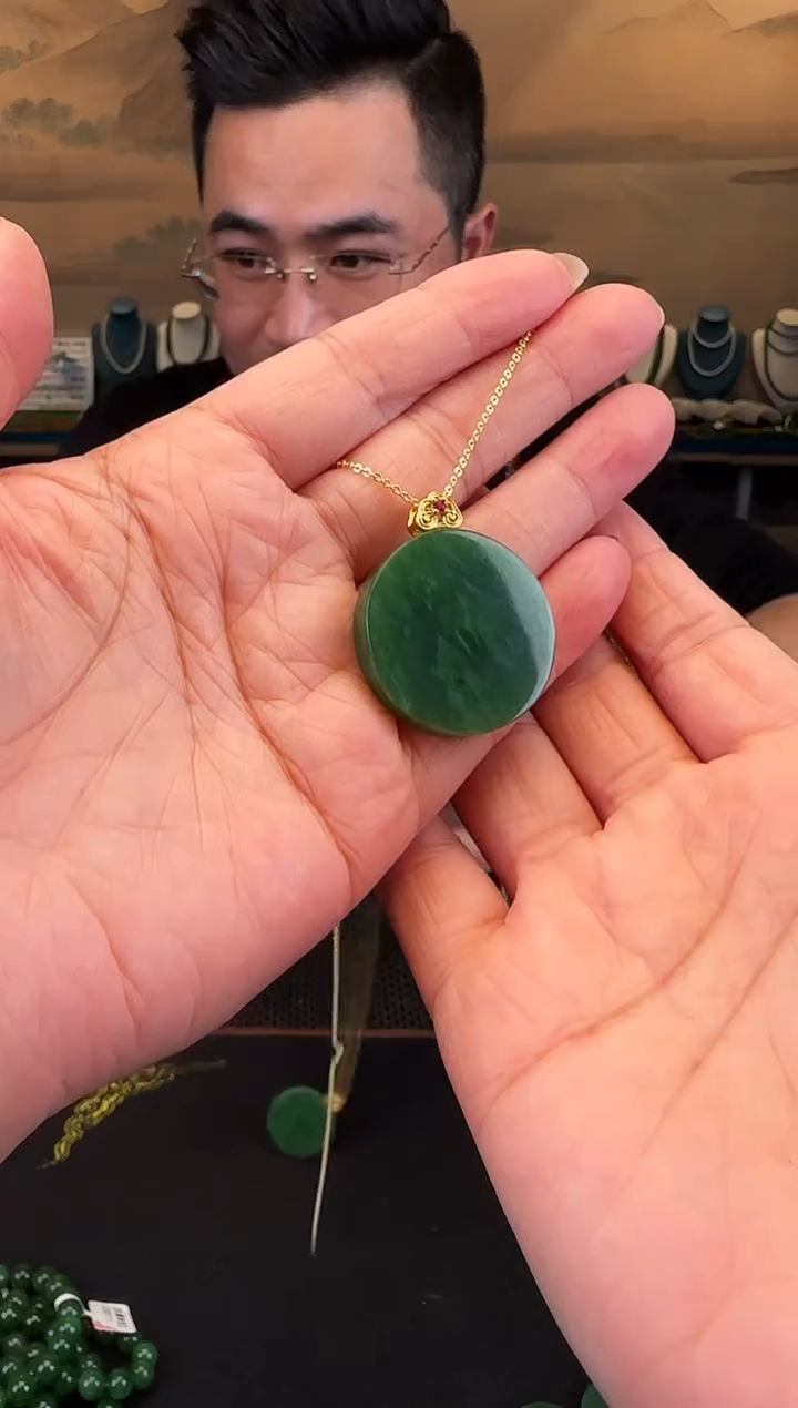 颈饰未镶嵌和田玉大圆牌3.0（带链子）