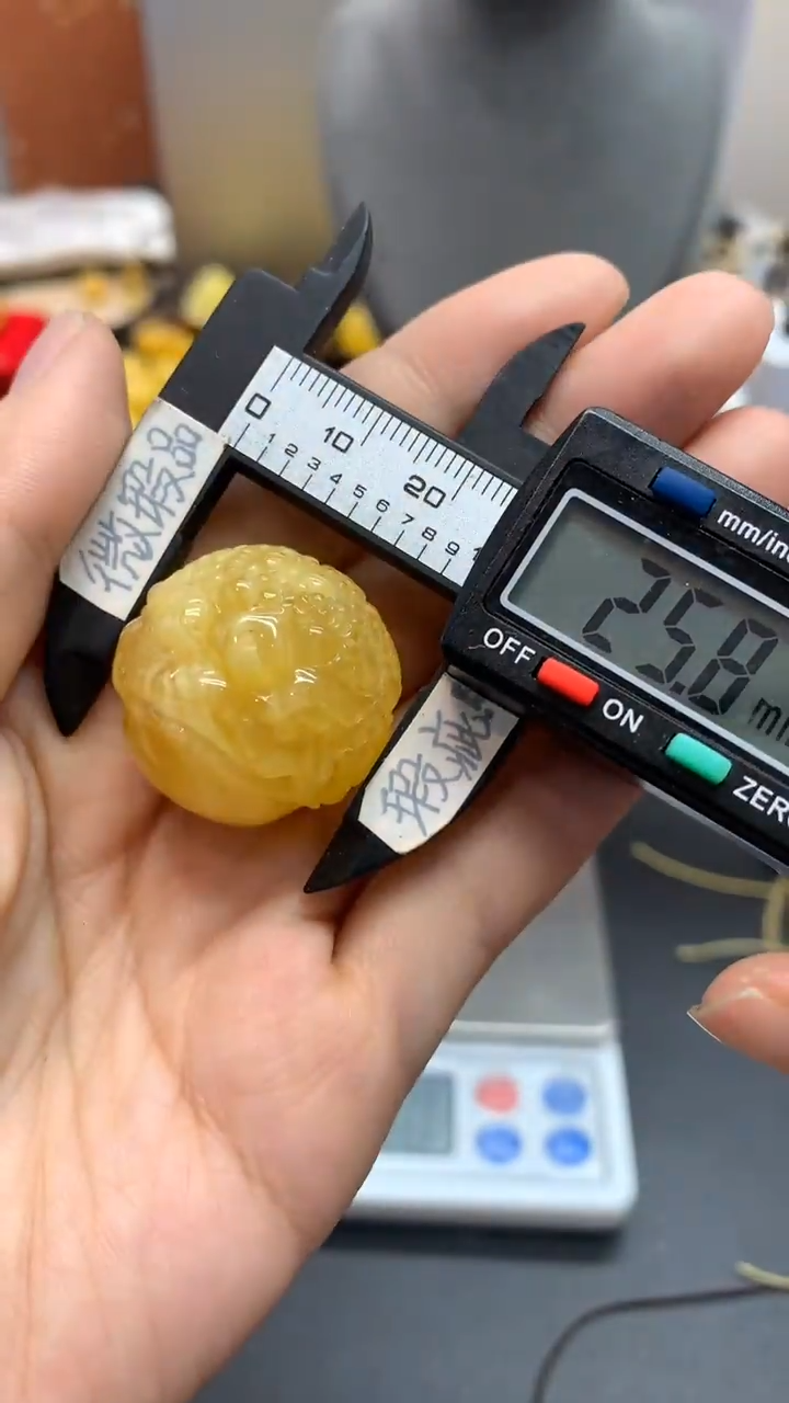 未镶嵌琥珀珠宝奇石214