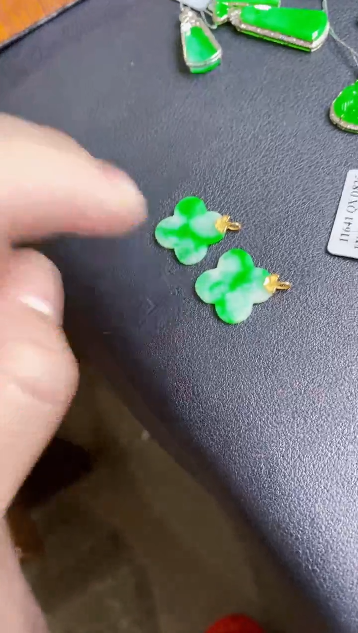 翡翠18K金镶嵌颈饰多样性发货发1