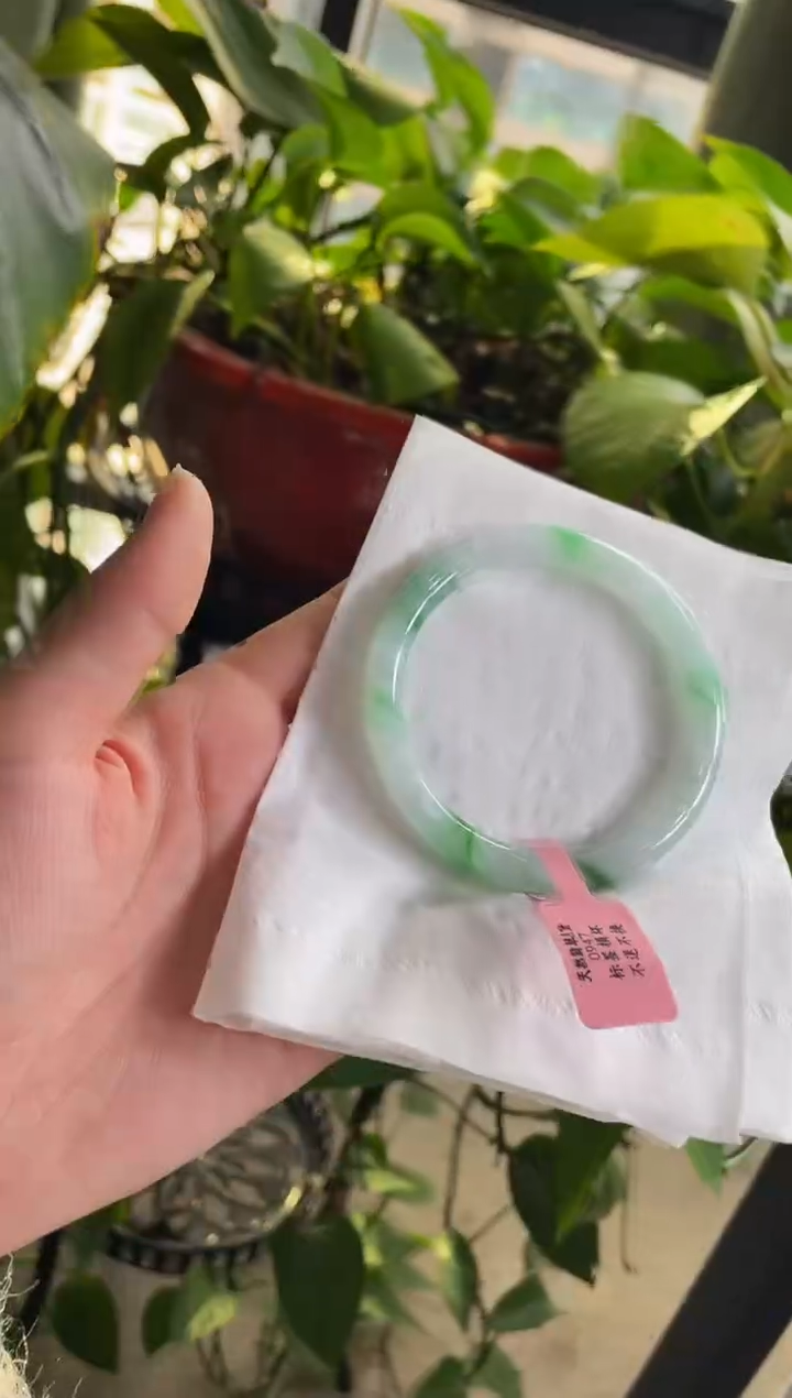 【闪购商品】翡翠手镯未镶嵌62手镯