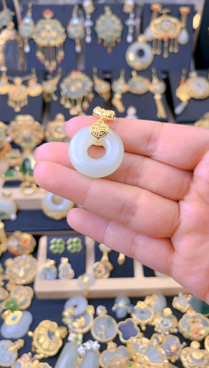 【闪购商品】和田玉吊坠银S925镀金镶嵌福字平安扣吊坠