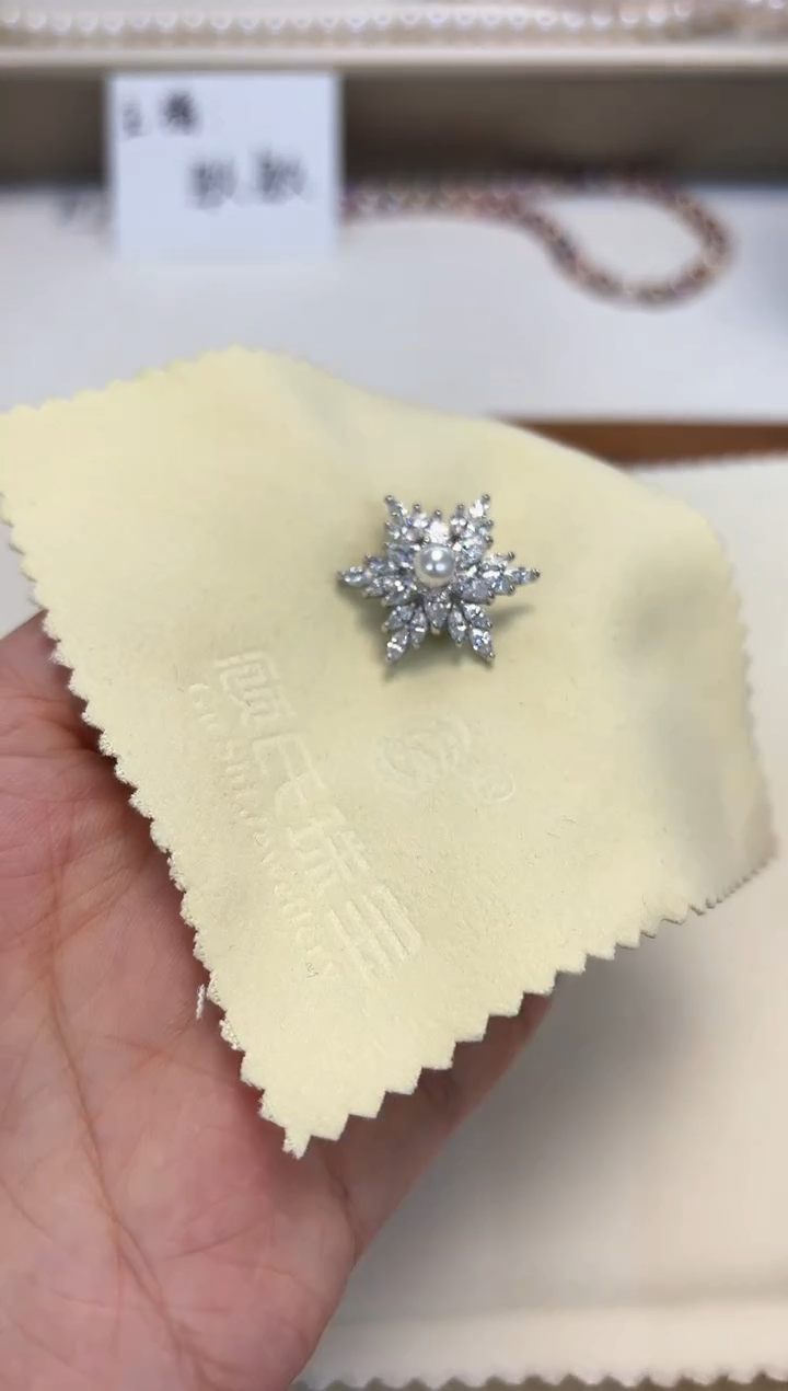 未镶嵌胸饰淡水珍珠胸针