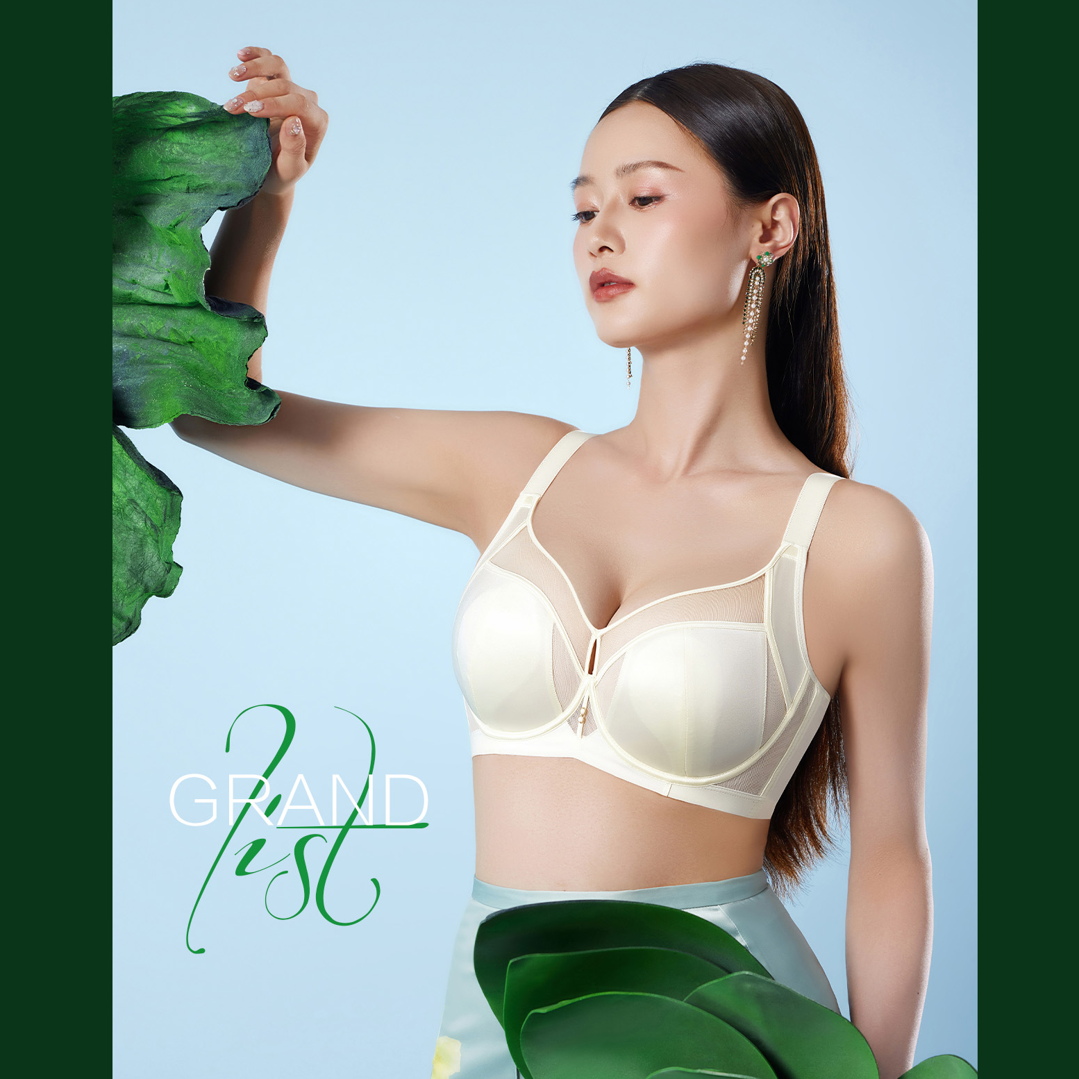 9488俏丹莉大胸安心杯绸缎光面大胸显小超薄内衣