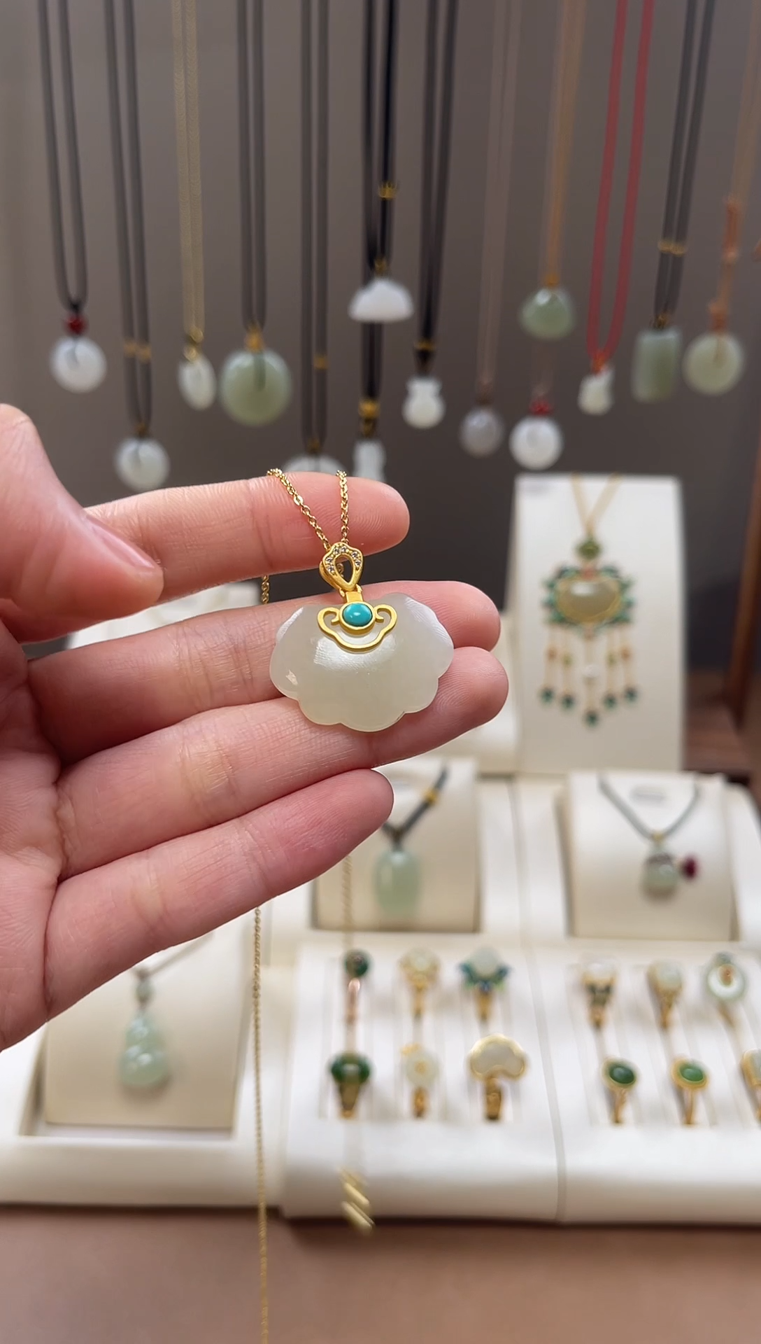 颈饰银S925镶嵌和田玉和田玉吊坠