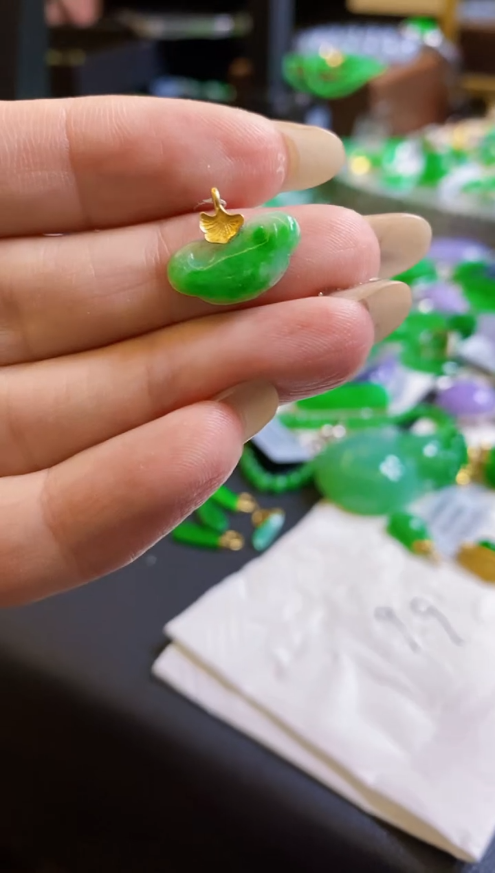 【闪购商品】定制翡翠18K金镶嵌吊坠