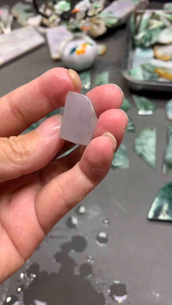 【闪购商品】翡翠颈饰未镶嵌天然翡翠A货