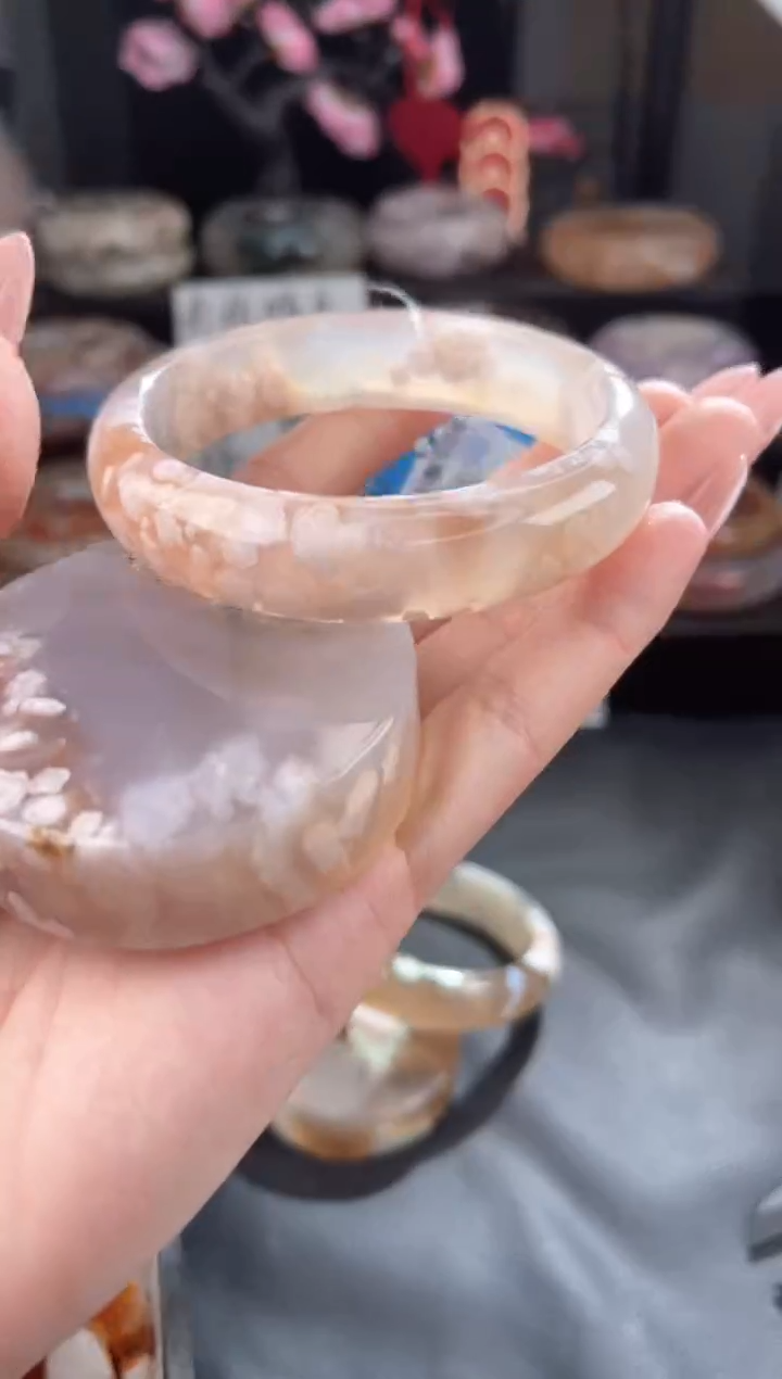 【闪购商品】石英质玉手镯未镶嵌59