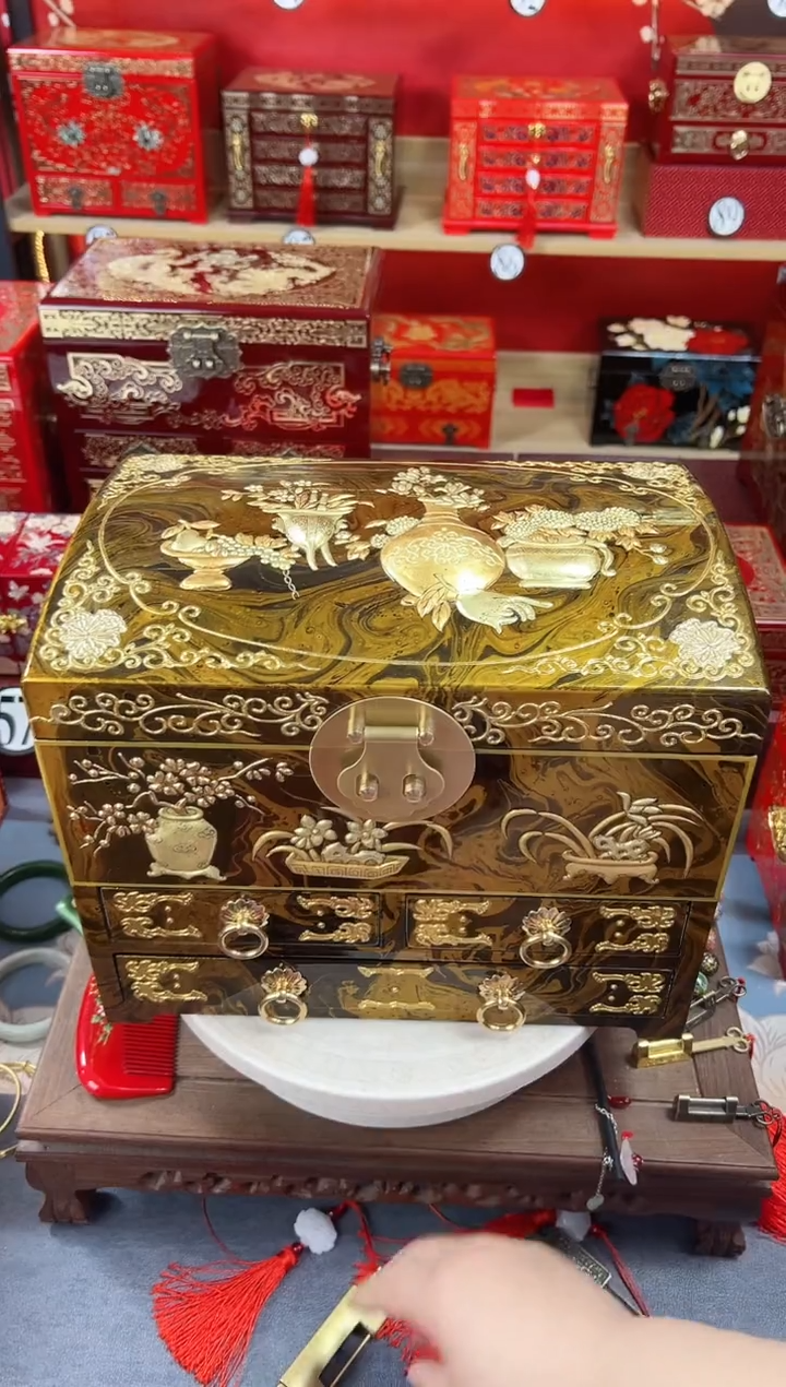 【闪购商品】30厘米四层三抽漂漆沥粉堆鼓铜扣平安