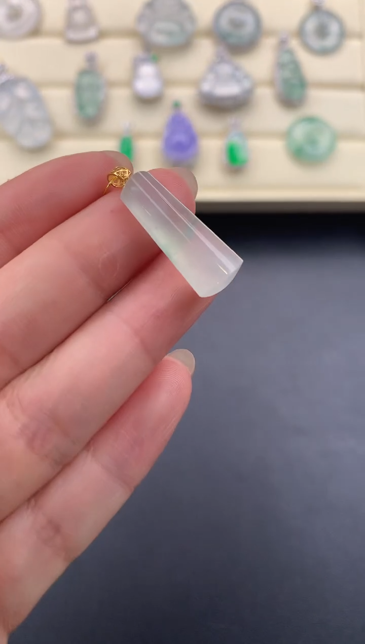 【闪购商品】翡翠颈饰18K金镶嵌D746     