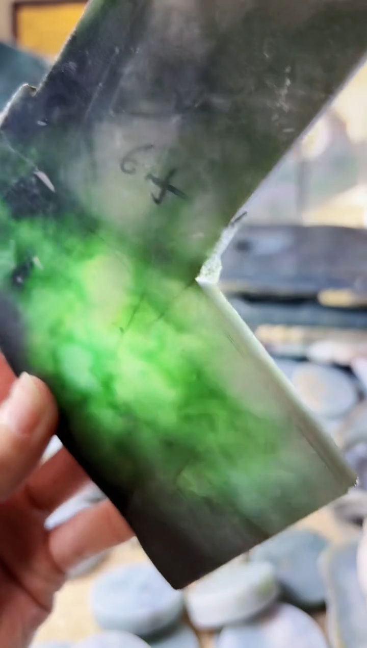 【闪购商品】翡翠颈饰未镶嵌A货白文1943