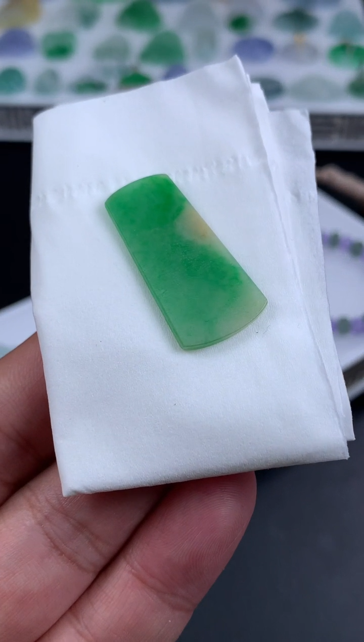 【闪购商品】定制翡翠未镶嵌翡翠