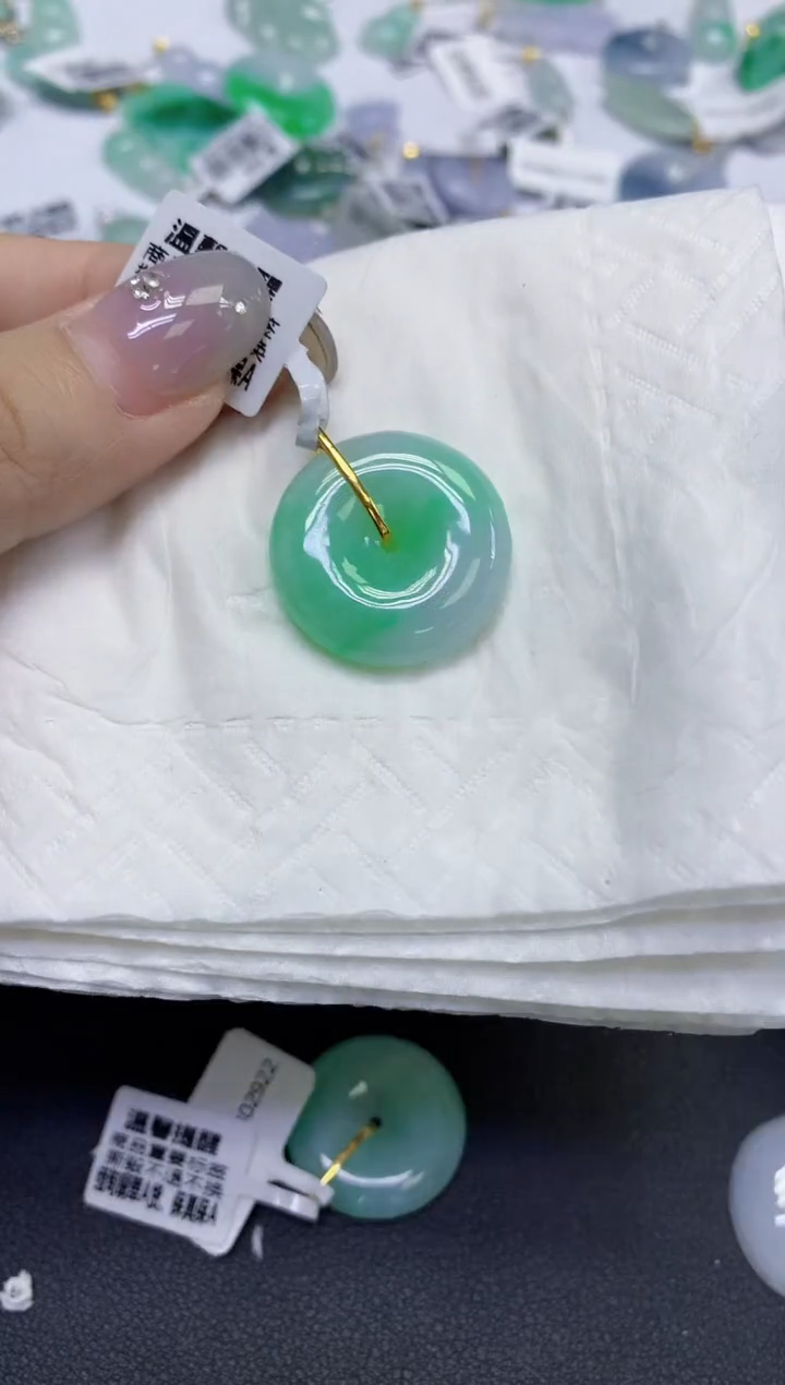 颈饰18K金镶嵌翡翠天然缅甸翡翠A货百元以上9元证书费自理