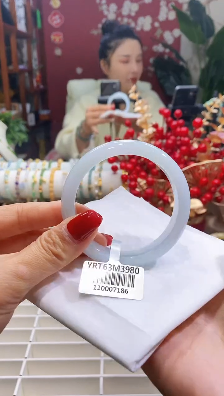 【闪购商品】翡翠手镯未镶嵌124圈口55.4/12.3*7.5