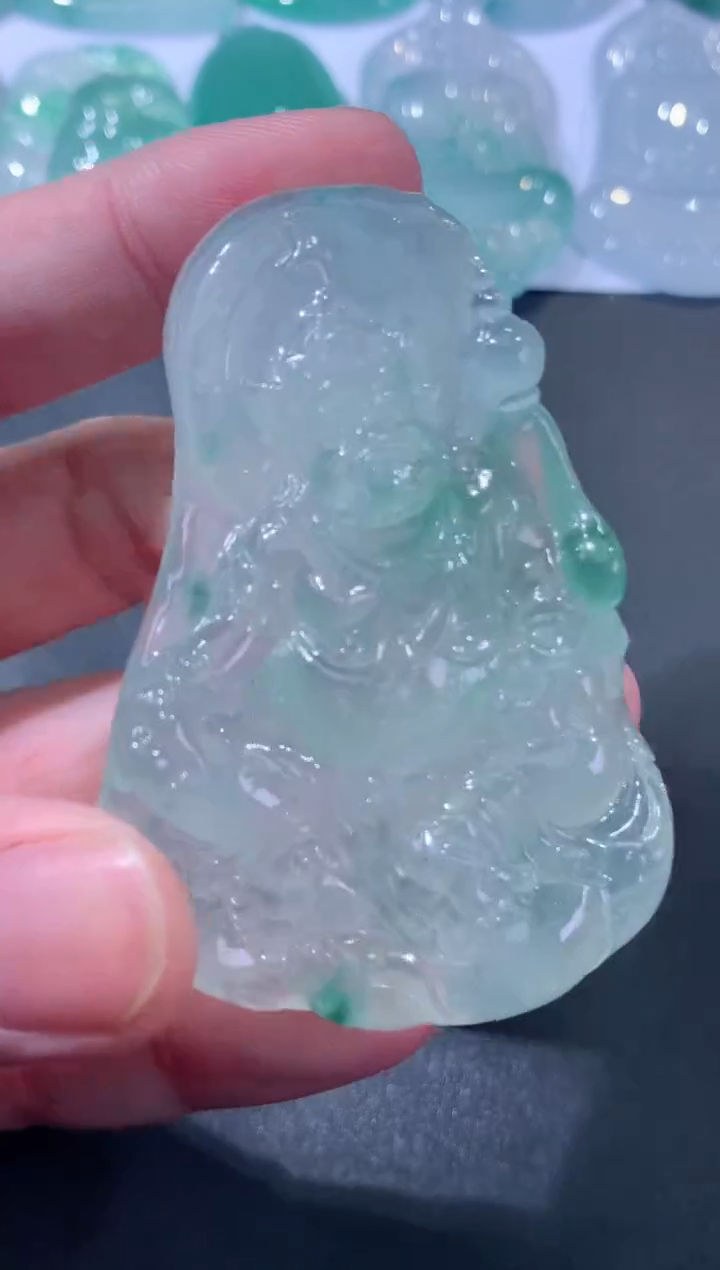 【闪购商品】翡翠颈饰未镶嵌欣赏链接