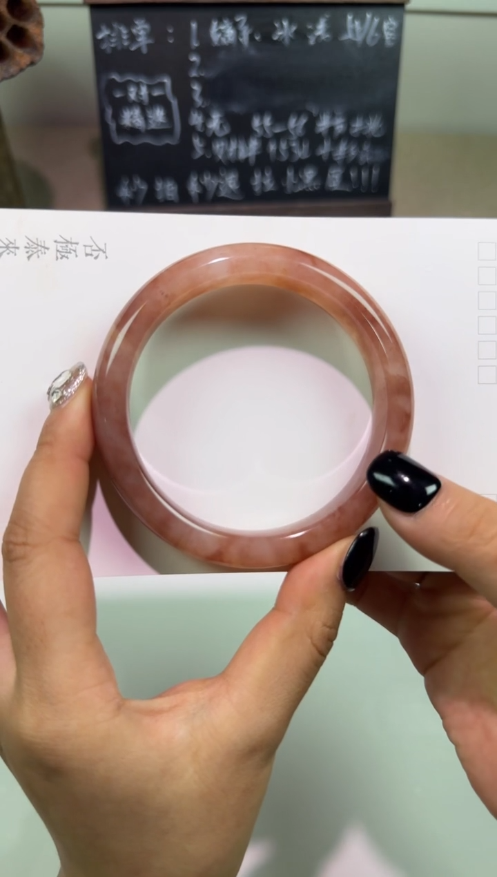 【闪购商品】石英质玉手镯未镶嵌柯基宝贝