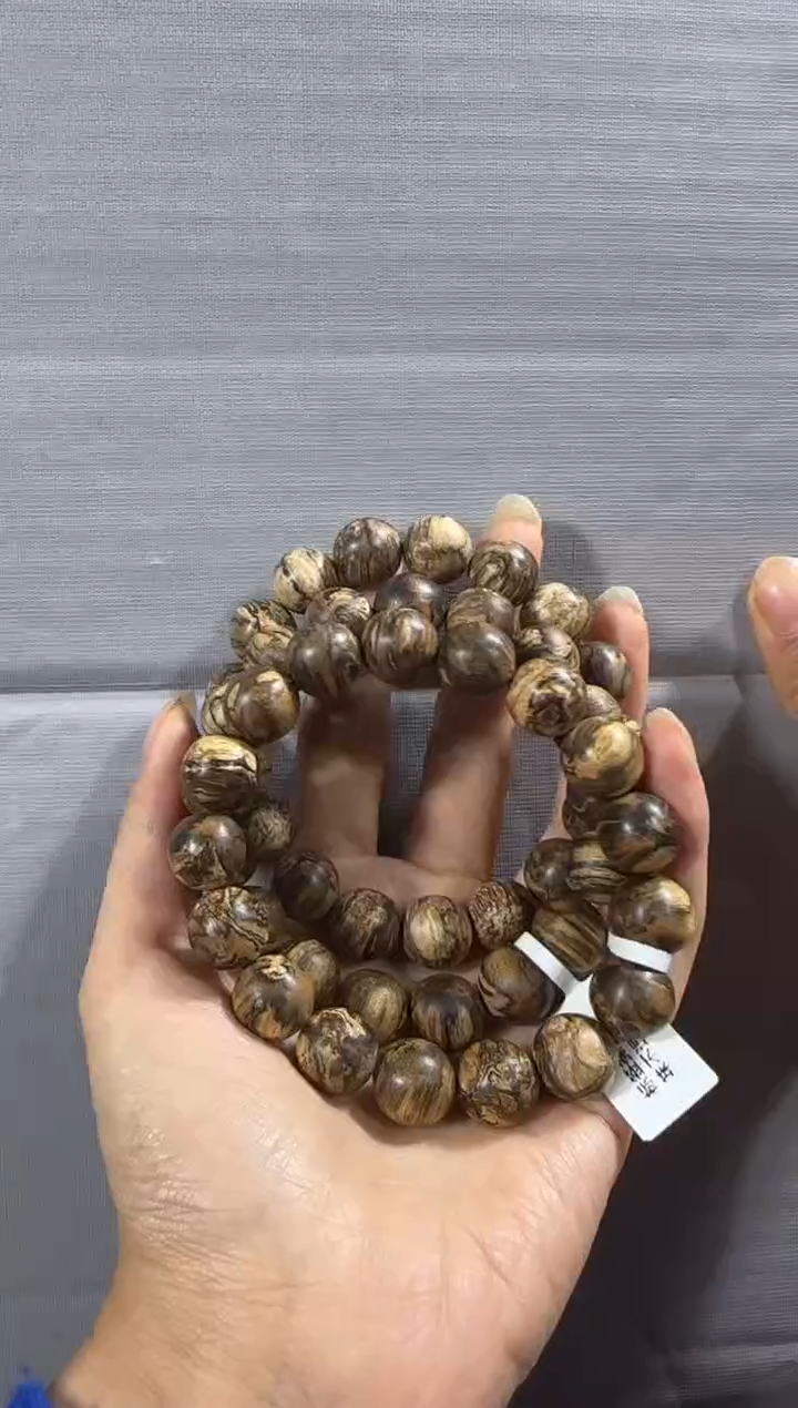 【闪购商品】沉香手串芽庄15老料1.2单圈多样性发货发其一