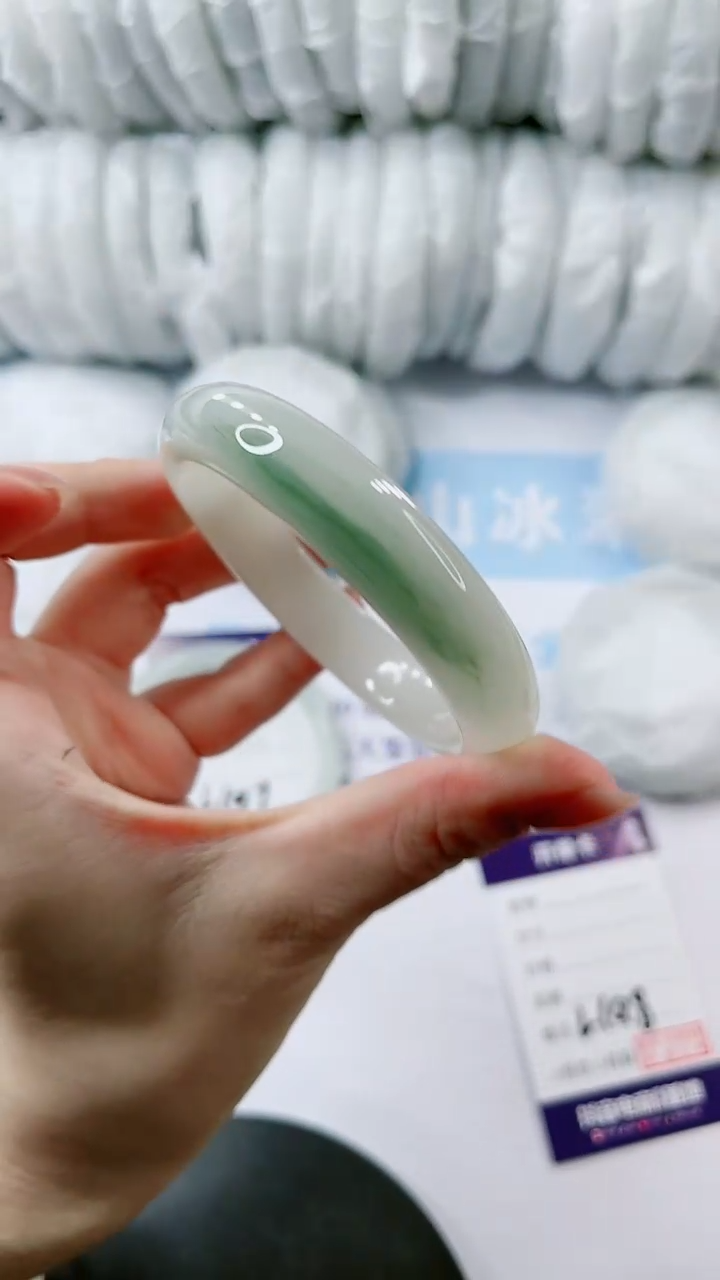 【闪购商品】石英质玉手镯未镶嵌多样性发货L198