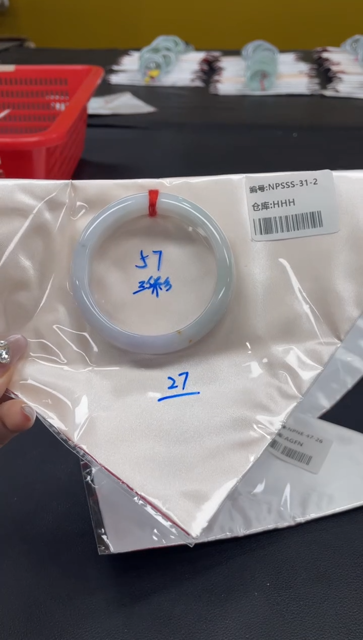 未镶嵌手镯翡翠翡翠手镯