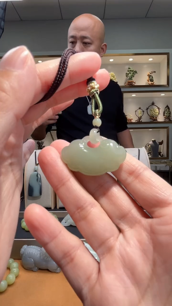 颈饰未镶嵌和田玉苏