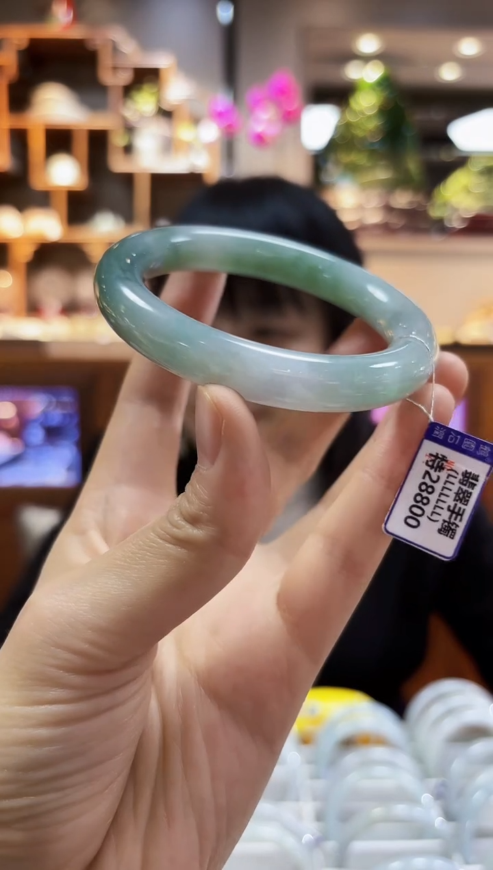 【闪购商品】翡翠颈饰未镶嵌58手镯