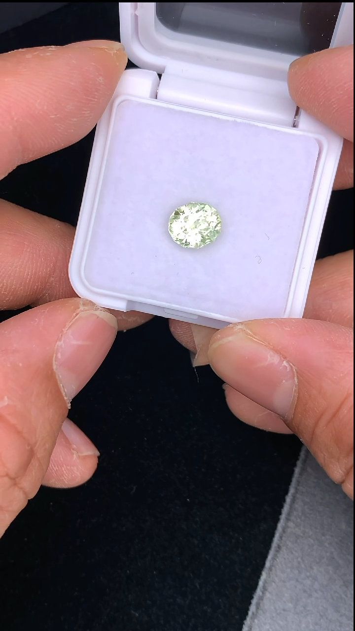【闪购商品】石榴石裸石未镶嵌2.78克拉
