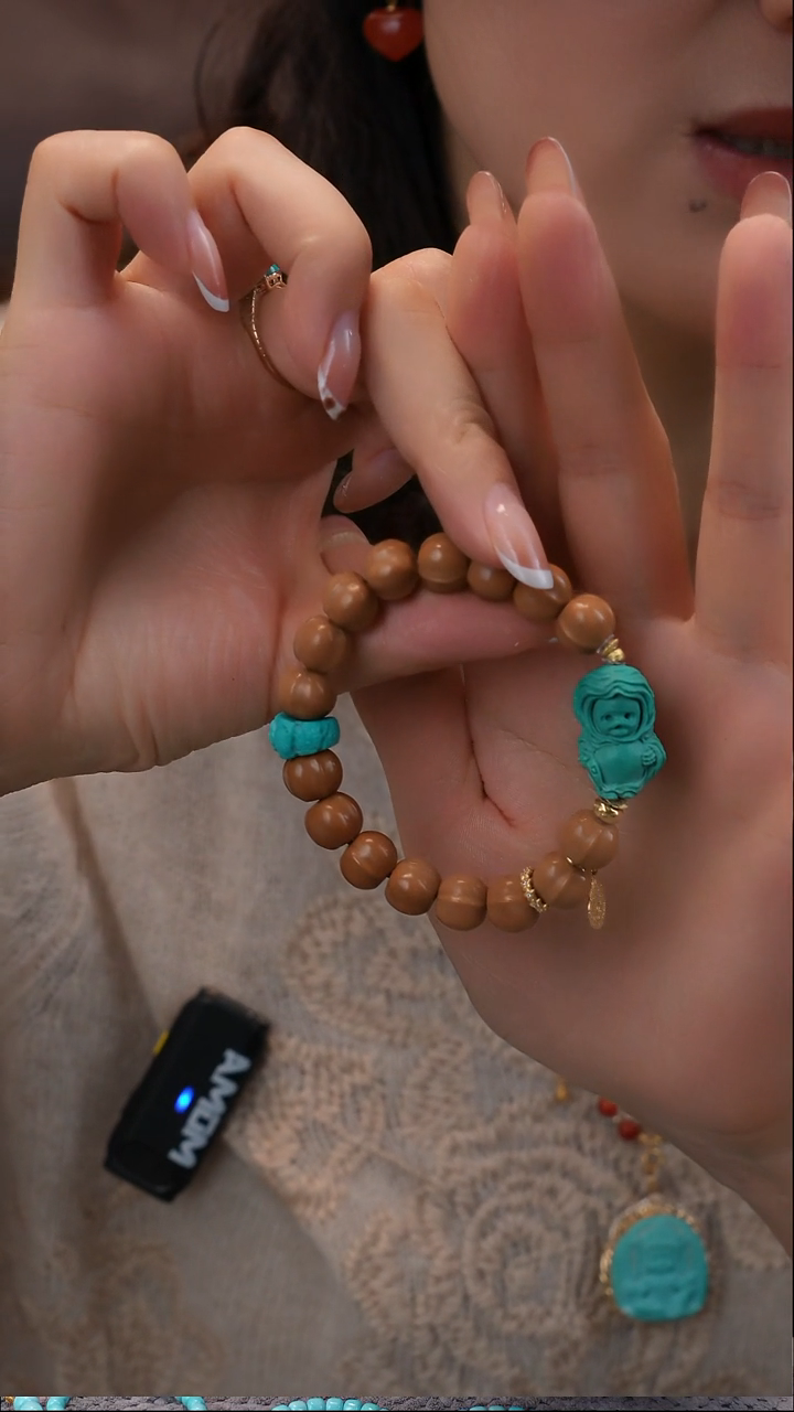 18K金镶嵌绿松石手链1111