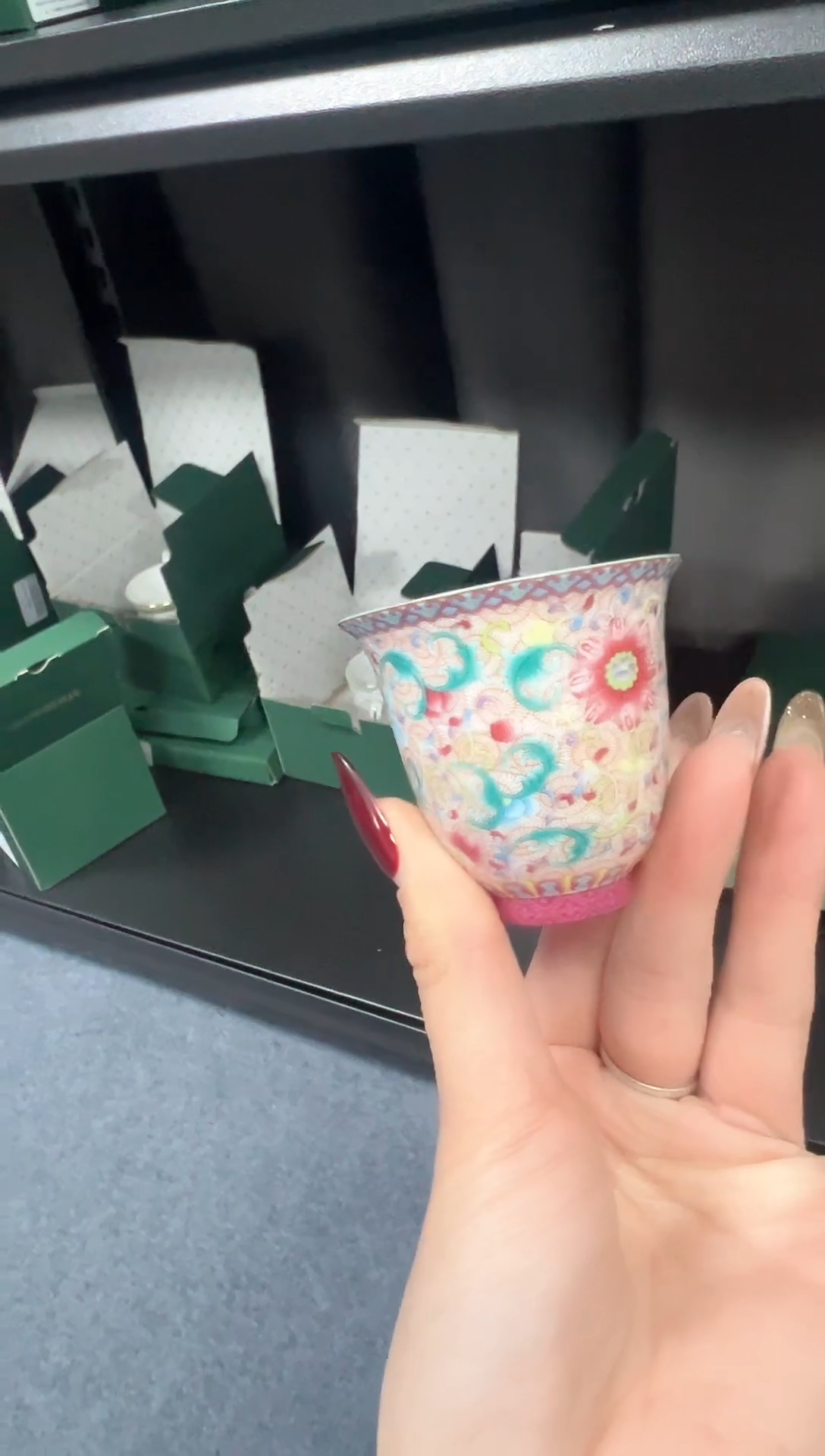 【闪购商品】瓷片新号开播不计成本欢迎点菜！