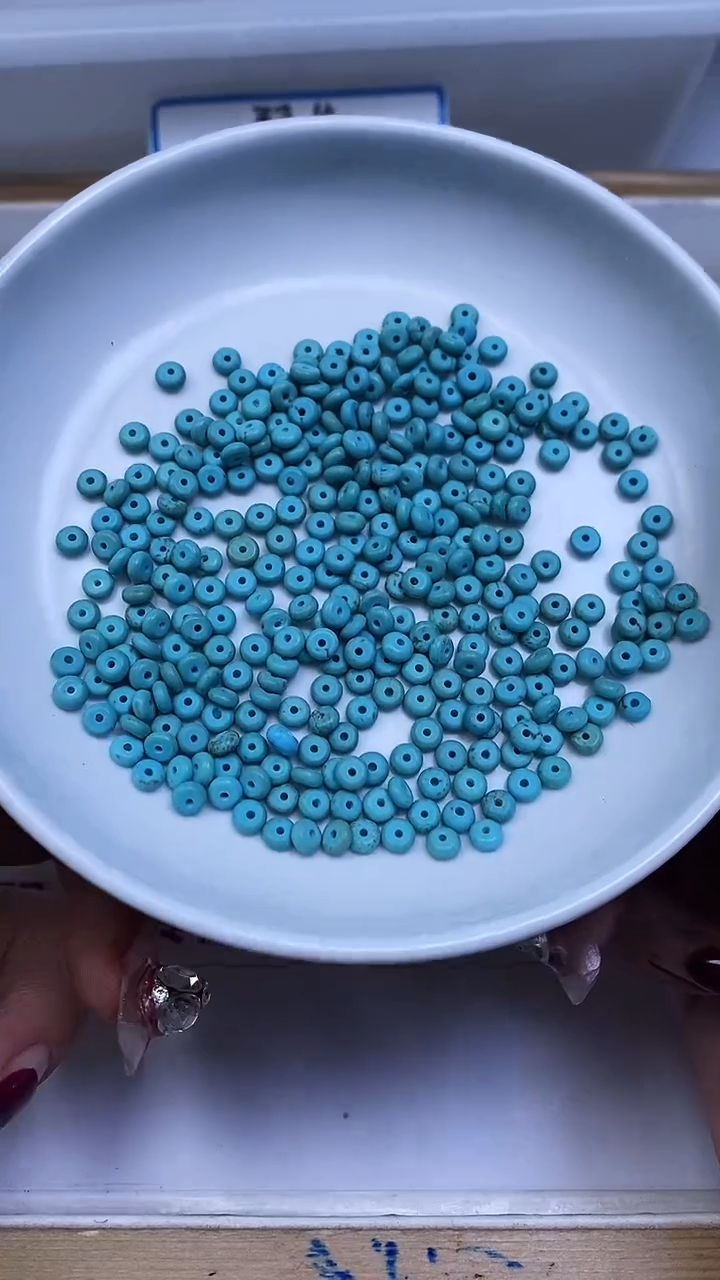 未镶嵌玛瑙手饰B1819 蓝绿 淞算盘2*4mm50个7.5元