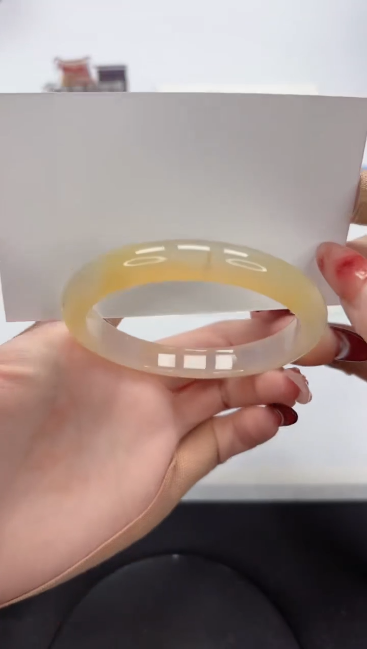 【闪购商品】石英质玉手镯未镶嵌A528-56.7贵妃