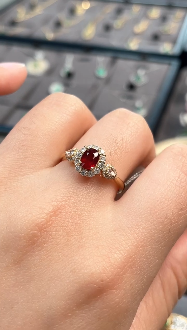 【闪购商品】红宝石戒指18K金镶嵌/0.77ct/无烧鸽血红