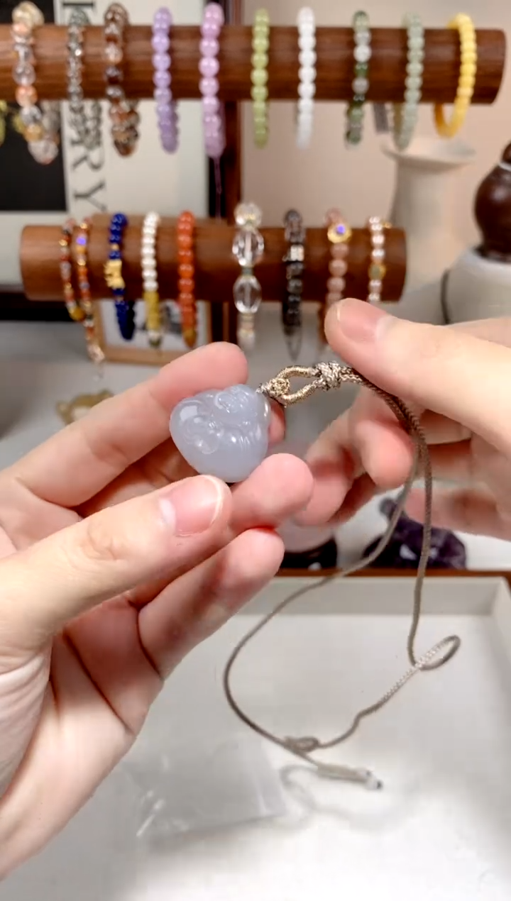 【闪购商品】和田玉颈饰未镶嵌抱抱佛烟紫