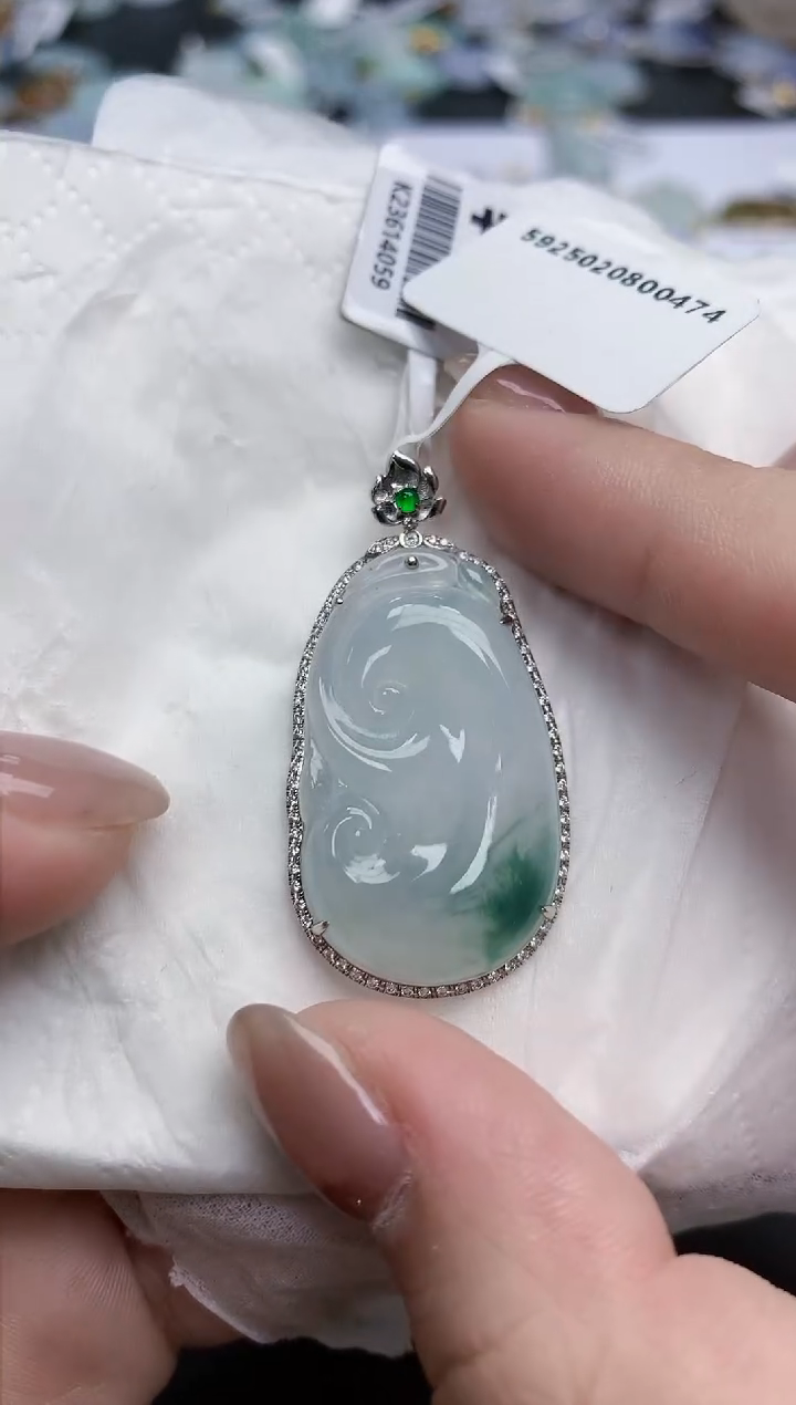 【闪购商品】翡翠颈饰18K金镶嵌天然缅甸翡翠A货