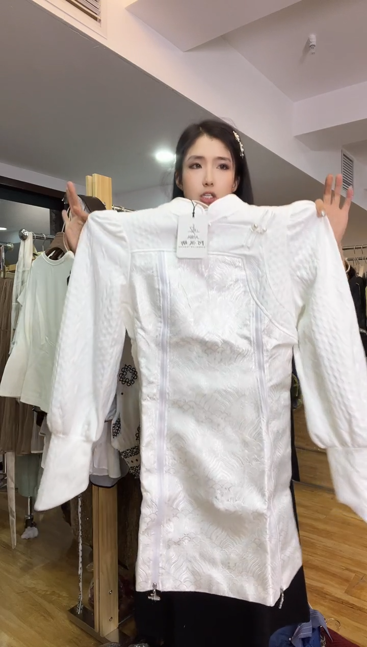 卫衣裙       2XL码    125-135斤