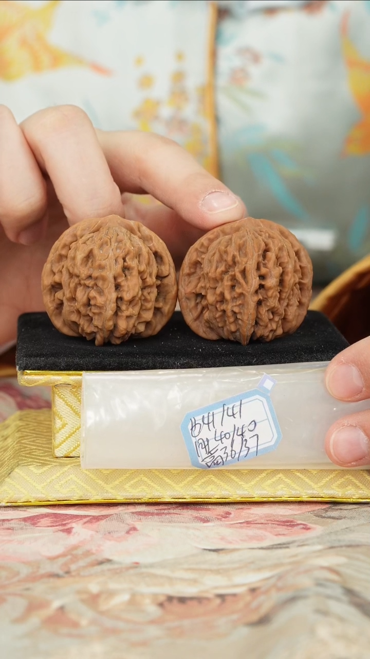 【闪购商品】文玩核桃把件一代楼反油