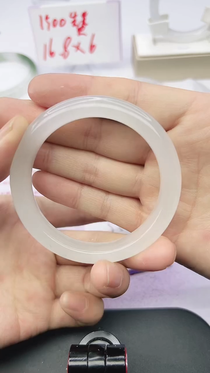 未镶嵌手镯石英质玉67-57/58