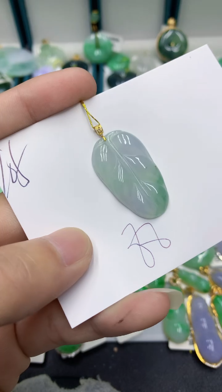 【闪购商品】翡翠颈饰18K金镶嵌翡翠