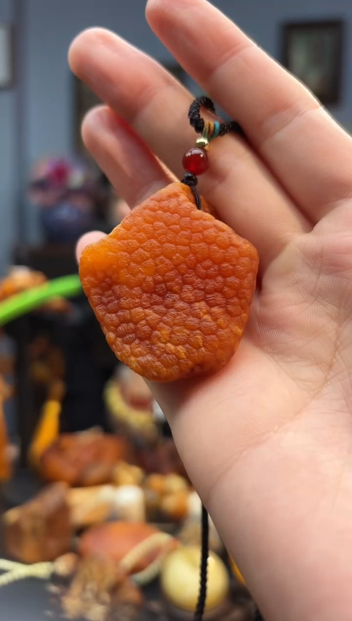 琥珀颈饰未镶嵌吊坠