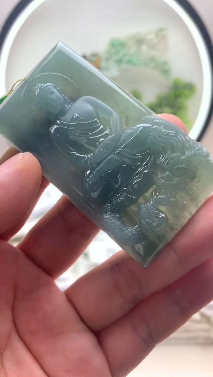 颈饰未镶嵌翡翠大日如来